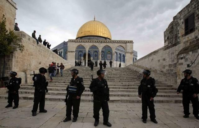 سلطات الاحتلال ترفض إدخال أي شخص إلى المسجد الأقصى وتغلق أبوابه بشكل مفاجئ