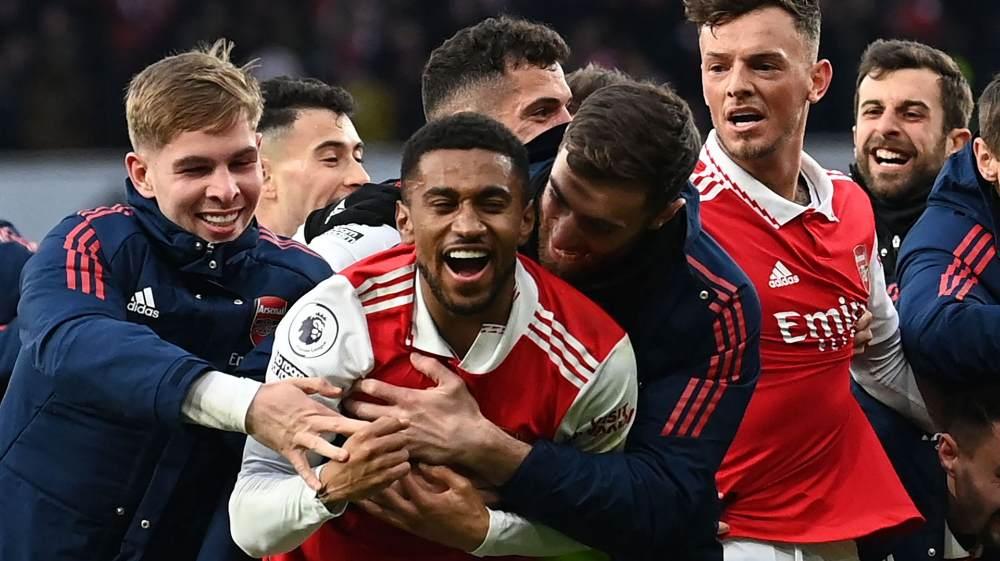 أرسنال يواصل التألق في الدوري الإنقليزي الممتاز