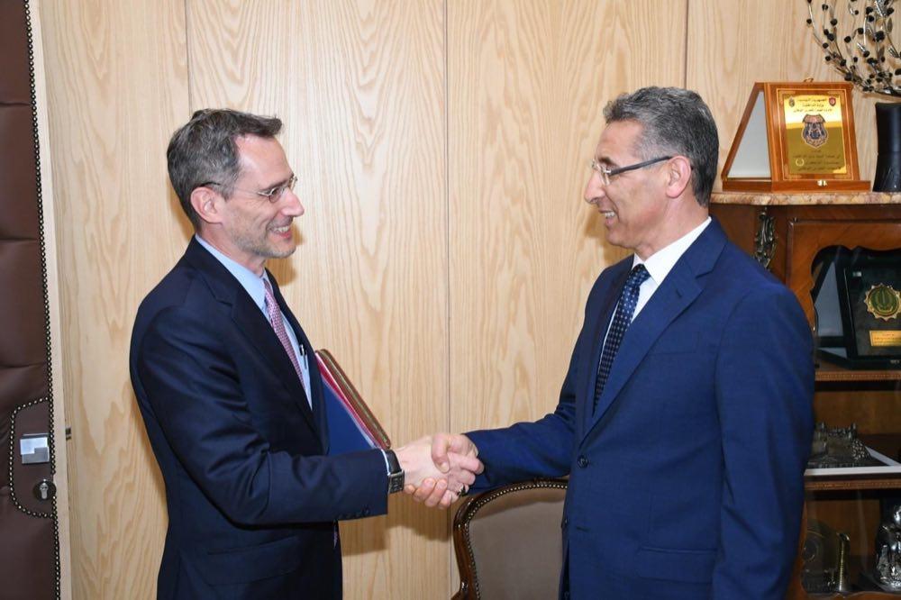 وزير الداخلية يستقبل سفير الولايات المتحدة الأمريكية