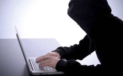 الداخلية: الإحتفاظ بـ4 أشخاص ينتمون لحزب سياسي على خلفية ارتباطهم بصفحات مشبوهة