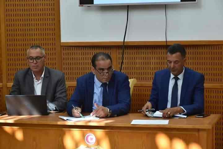 قفصة..الوالي يزف بُشرى للأهالي: “تخصيص مليار دينار لشراء الأدوية التي تشكو نقص” (تصريح)