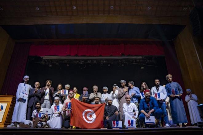 في مهرجان آفاق العربي للمسرح الجامعي بسلطنة عمان..تونس تتوج بأفضل عرض متكامل