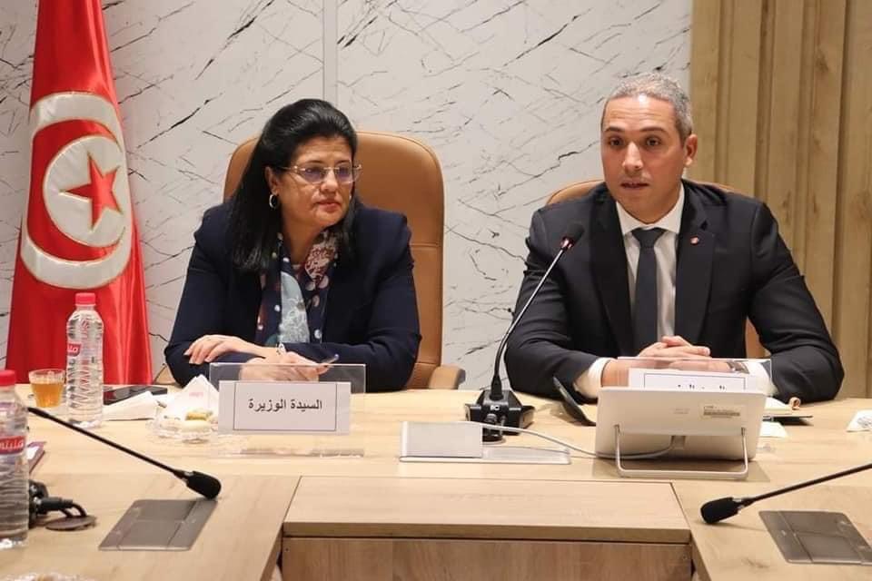 سير الموسم السياحي ومشاغل المهنيين محور جلسة عمل بين وزيري المالية والسياحة