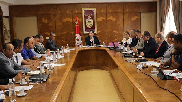 وزير النّقل يؤكّد ضرورة الامتثال لتدابير الأمن والسّلامة داخل المطارات ومحيطها