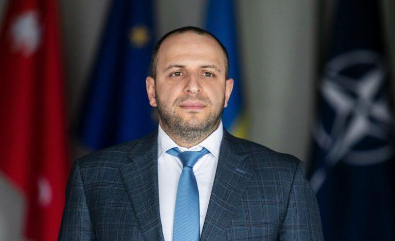 أوكرانيا: زيلينسكي يعيّن رستم أميروف وزيرا جديدا للدّفاع