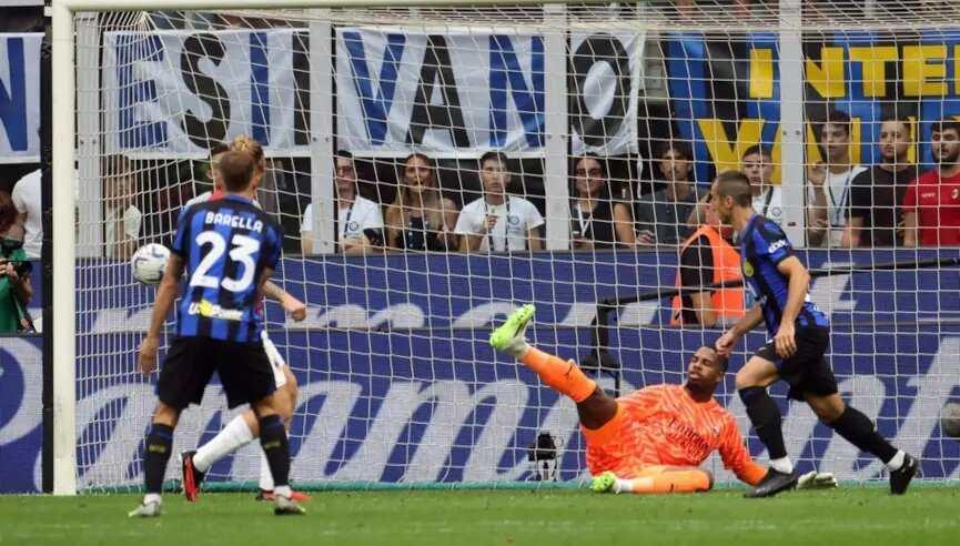 إنتر يمطر شباك الميلان في الدوري الإيطالي