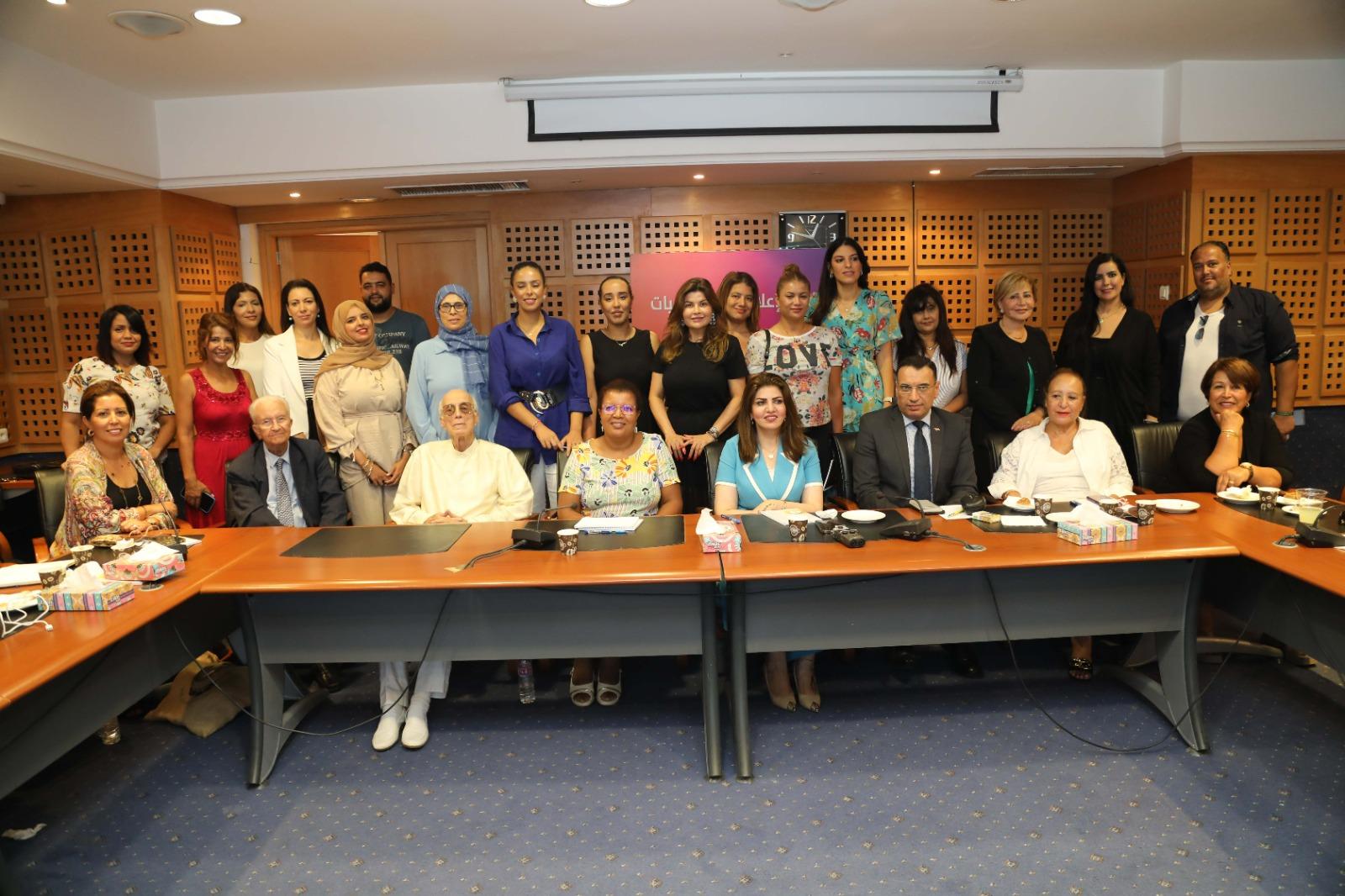 في لقاء نظمه منتدى الاعلاميات التونسيات: الدكتورة نبراس المعموري تكشف عن واقع الاعلاميات العراقيات والتحديات التي تواجههن