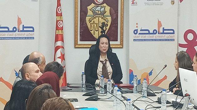 وزيرة المرأة تشرف على تسليم دفعة من مواطن الرّزق لنساء ضحايا العنف