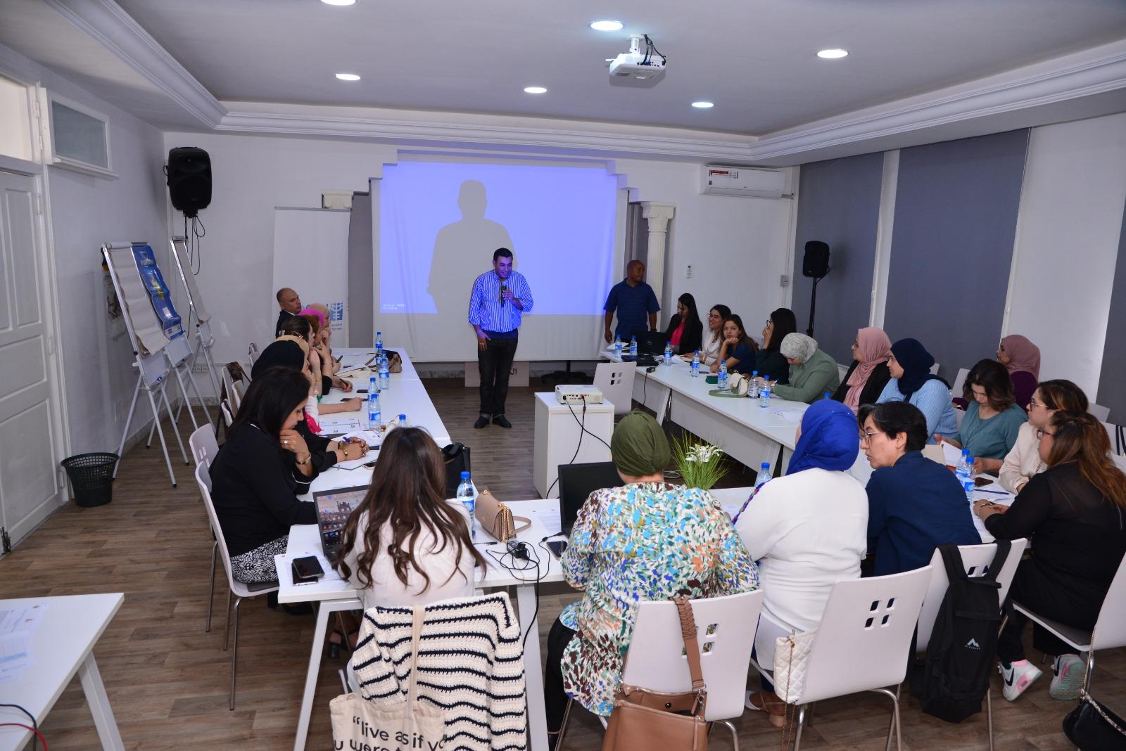 وزارة الأسرة تواصل تنظيم سلسلة الدورات التكوينيّة لفائدة مديرات مراكز “الأمان” للتعهّد بالنساء ضحايا العنف والأطفال المرافقين لهنّ