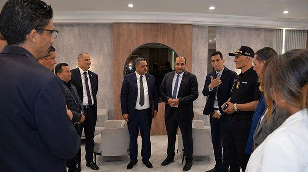 مطار تونس قرطاج: وفد عن لجنة الدّفاع والأمن يؤدّي زيارة إلى المكتب الحدودي للديوانة