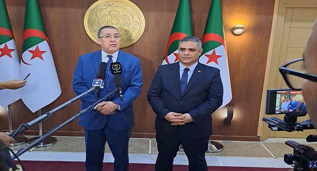 وزير الداخليّة يؤدّي زيارة عمل إلى الجزائر