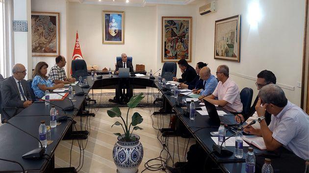 وزير السّياحة يشرف على جلسة عمل حول مشروع قانون المالية لسنة 2025