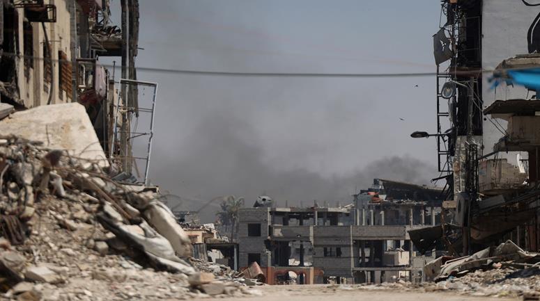 استشهاد 25 فلسطينيا في غارة صهيونية على مدرستين للنازحين في غزة