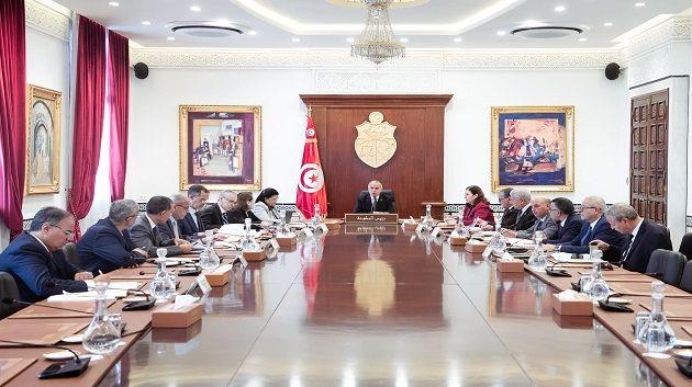 رئيس الحكومة يشرف على اجتماع لجنة تسريع إنجاز المشاريع العمومية