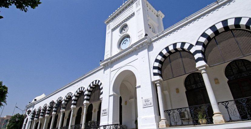 وزارة المالية تحذّر من متحيلين ينتحلون صفة موظفيها وتدعو إلى عدم مدهم بأي معطيات شخصية