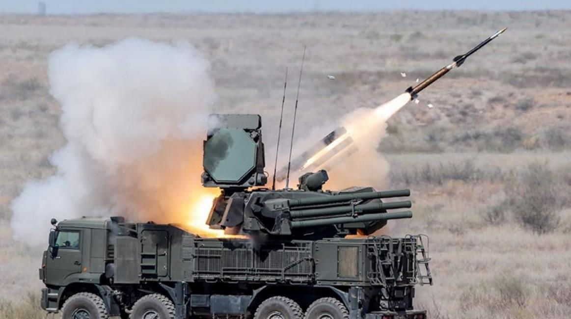 سوريا: الدفاعات الجوية تتصدى لأهداف مُعادية