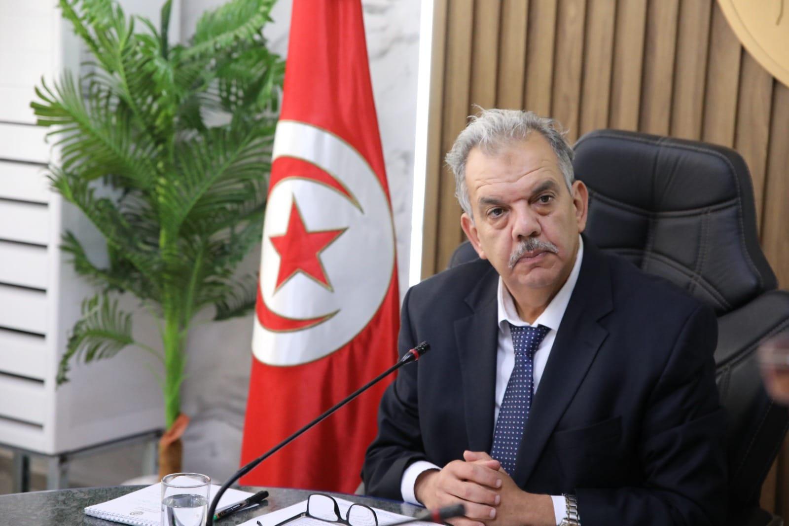 وزير الشباب و الرياضة الصادق المورالي يكشف أسباب زيارته لملعب الطيّب المهيري بصفاقس (فيديو)