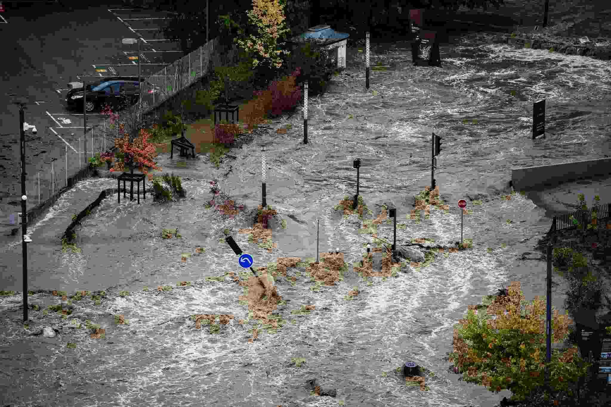 فيضانات قوية في أجزاء من فرنسا بسبب الأحوال الجوية السيئة