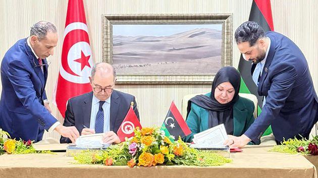 تونس وليبيا تتفقان على تعزيز التنسيق في مكافحة الاتجار بالبشر والهجرة غير النظامية