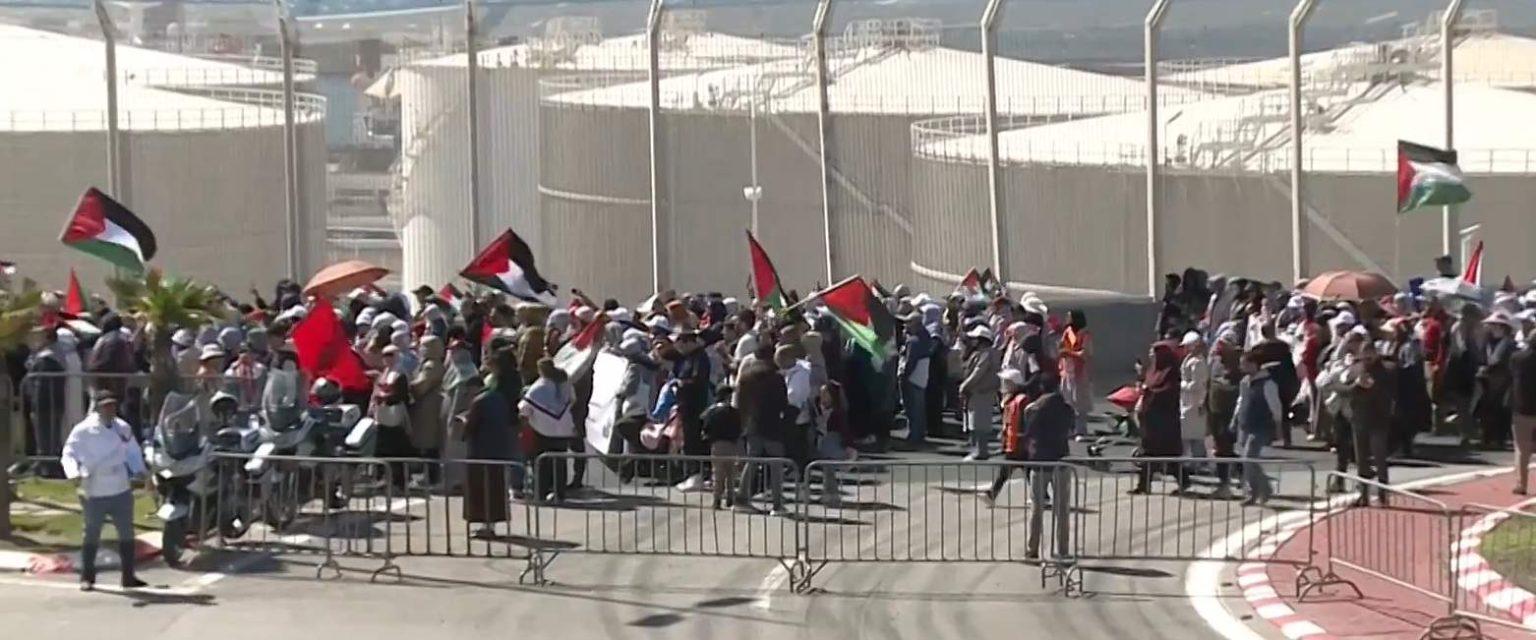 آلاف المغاربة يحتجون في طنجة ضد مرور سفينة يُشتبه بنقلها أسلحة لإسرائيل