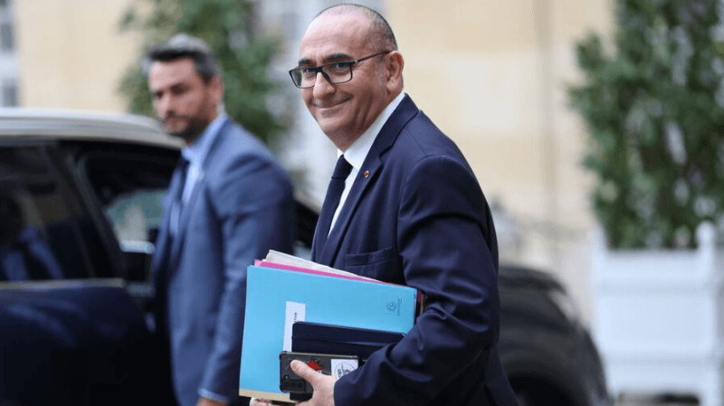وزير الداخلية الفرنسي الجديد يرغب في استئناف الحوار مع الجزائر
