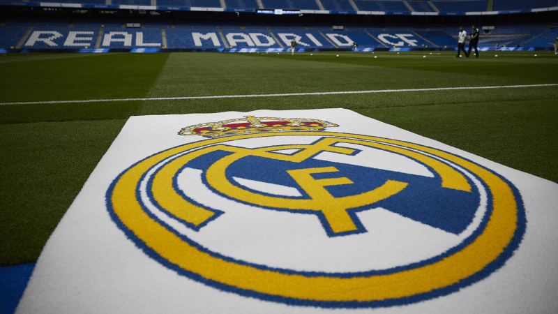 وفاة حارس ريال مدريد السابق أوتشوتورينا