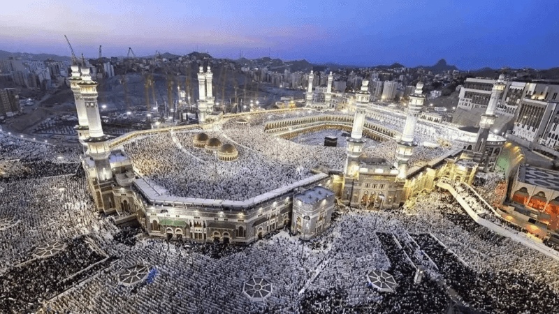 السعودية: 54.5 مليون زائر ومعتمر بالحرمين الشريفين في شهر