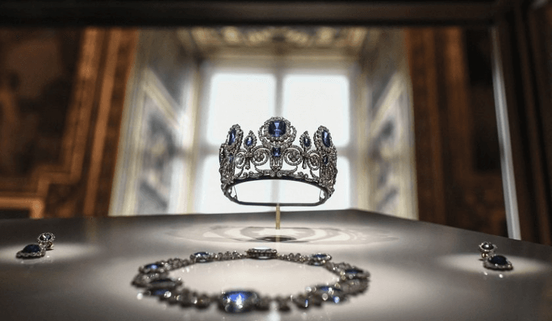 Vol au Louvre: Cinq nouvelles interpellations, les bijoux introuvables