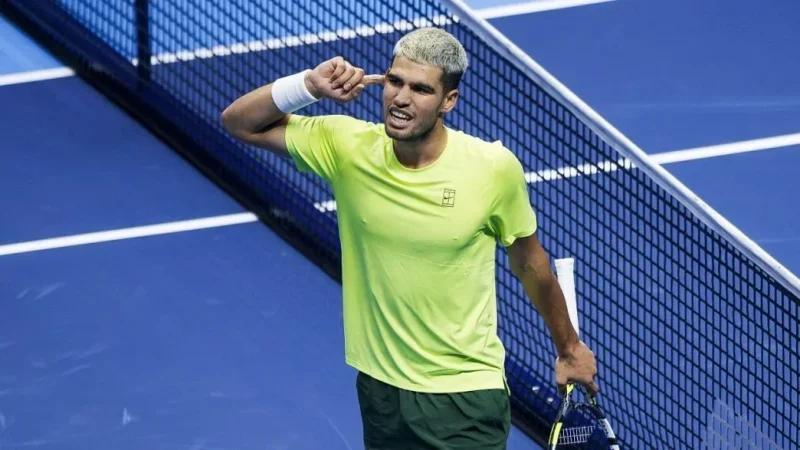 ATP: Carlos Alcaraz termine l'année au sommet