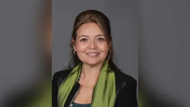 التونسية آمنة قويدر تتوج بجائزة 'الإنجاز مدى الحياة' بالمدينة المنورة