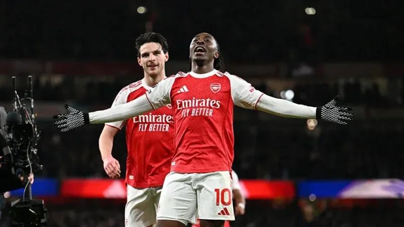 Premier League: Arsenal indéboulonnable leader...