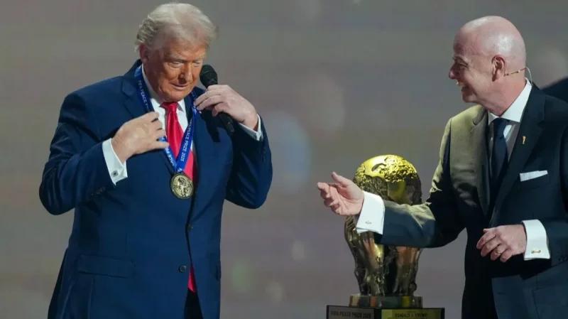 ترامب يفوز بالنسخة الأولى لجائزة فيفا للسلام