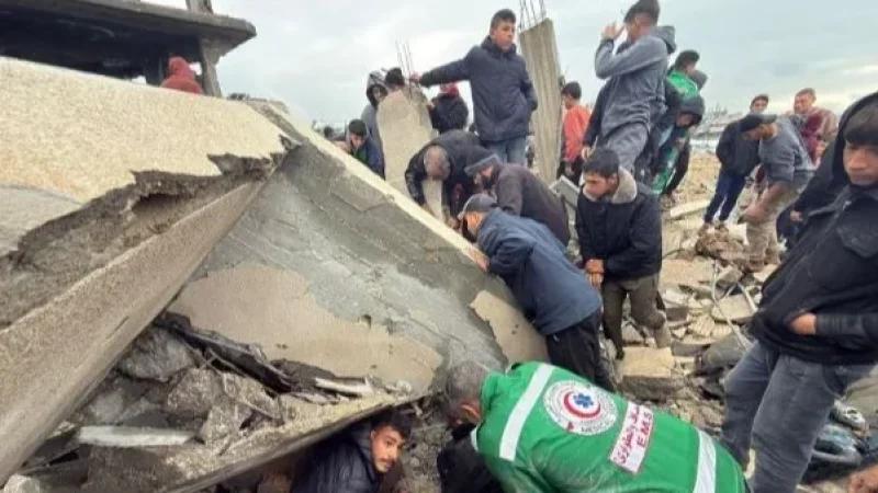 عاصفة تضرب غزة: انهيارات واسعة و14 شهيدا في ساعات