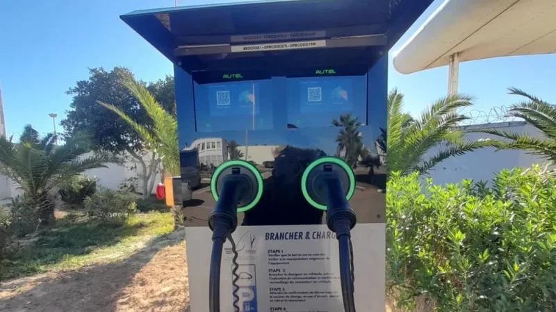 تركيز وحدتين لشحن السّيارات الكهربائية بميناءي حلق الوادي وجرجيس