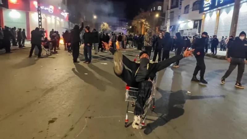 استمرار انقطاع الإنترنت في إيران منذ 48 ساعة