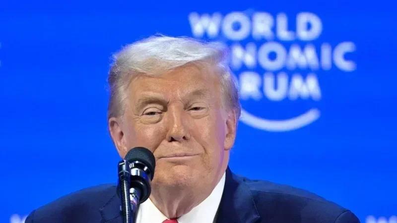 Trump signe la charte du Conseil de paix à Davos