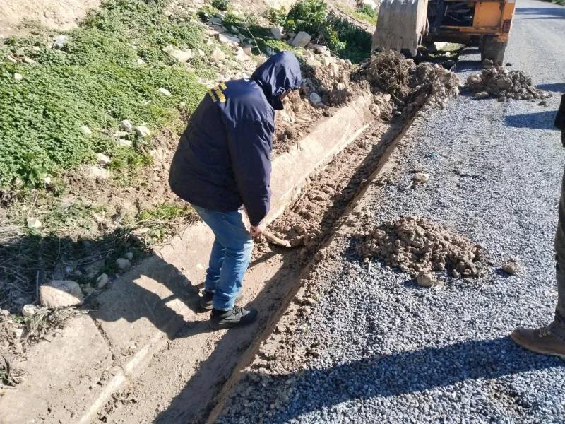 سليانة: تواصل التدخلات الميدانية لمصالح التجهيز بشبكة الطرقات المرقمة