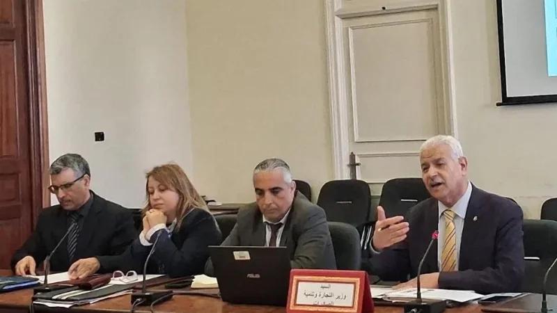 سمير عبيد يُقدم الأسعار في بئر القصعة.. ومرابط ترد: لا تمت للواقع بصلة