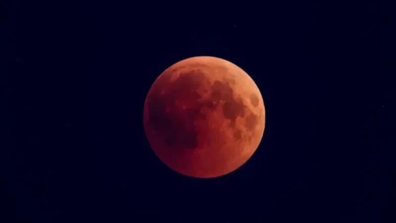 ترقبوا ظهور 'القمر الدموي' في هذا اليوم..