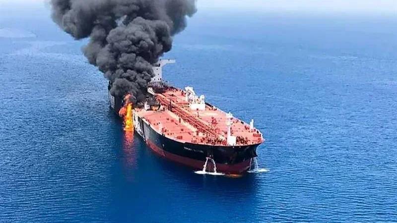 Un pétrolier touché au large d'Oman, un mort