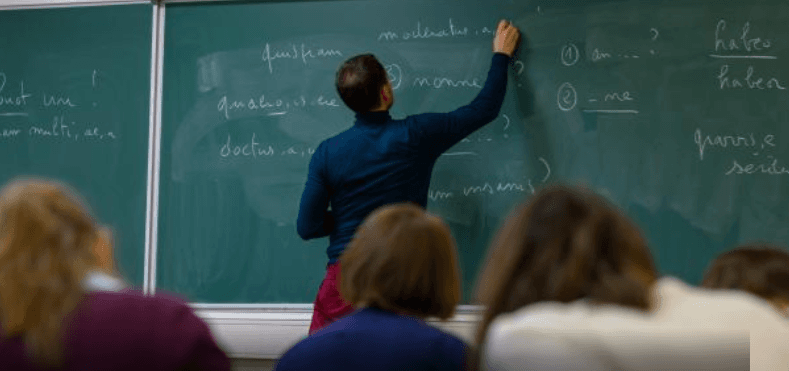 Tunisia-New school year-Tunisian Post: Remote registration is possible