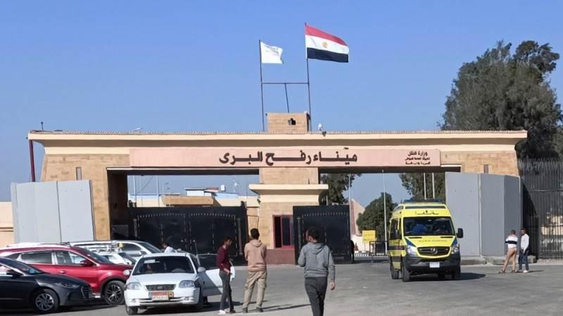 Israeli forces take control of Rafah crossing with Egypt