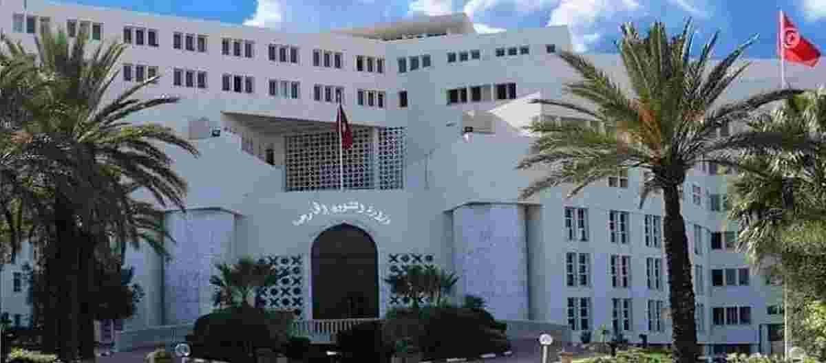 Before his dismissal, Chaibi spoke of 49 deceased Tunisian pilgrims, foreign ministry says 53