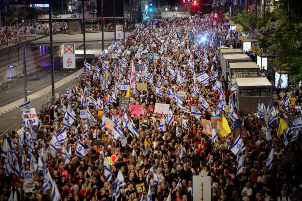 Israel: 120,000 demonstrators to demand end to war, record since October 7
