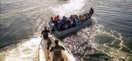 Tunisia – Migrants attack maritime guard agents and seize their boat
