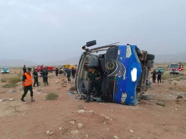 Algérie: Six morts dans le renversement d’un bus