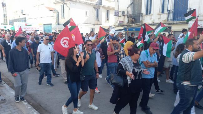 Protestation à Tunis contre la politique étrangère de la France envers Israël