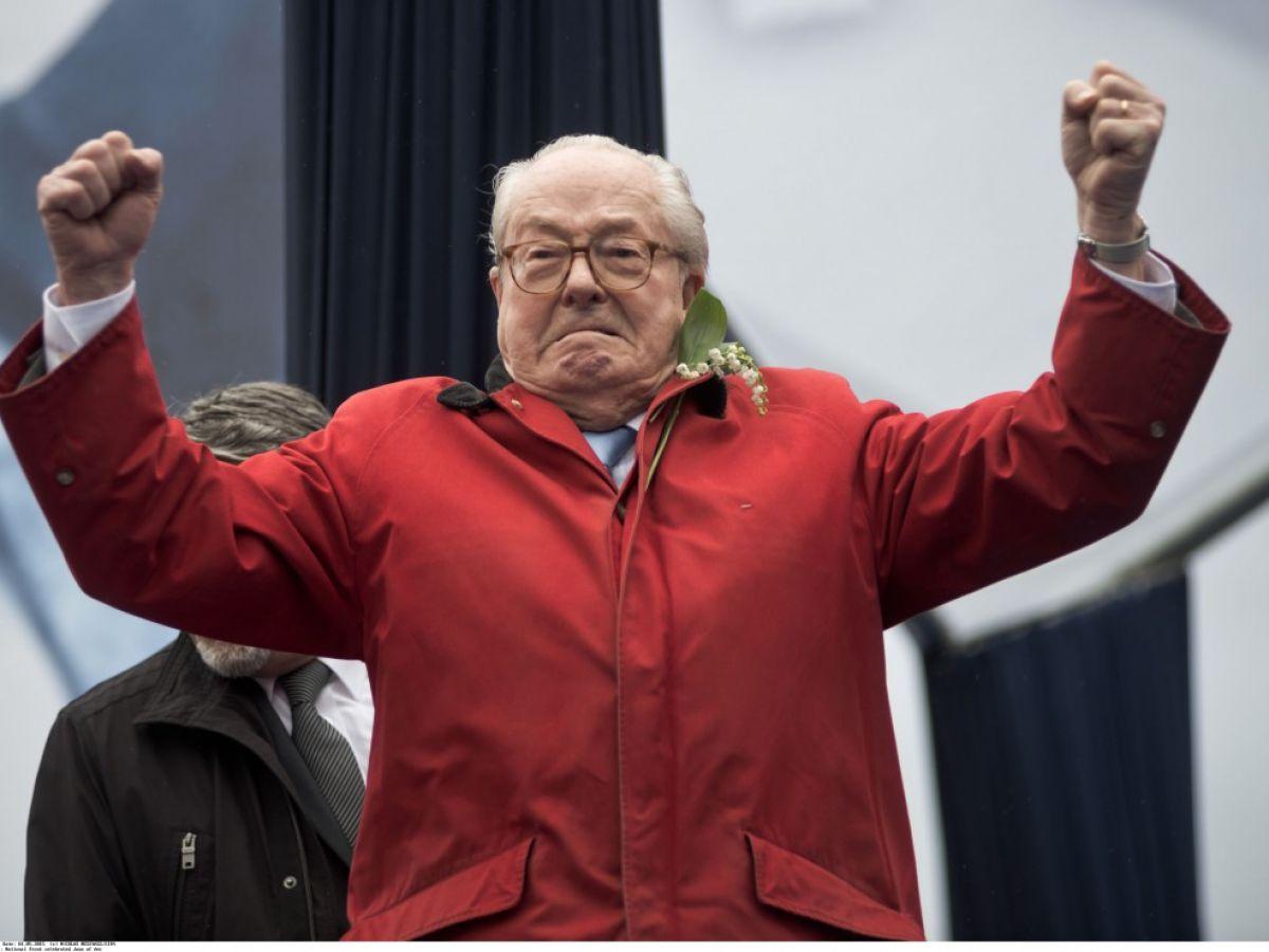 France : Le Pen étale ses talents de rockeur néonazi, alors qu’il est dispensé de...