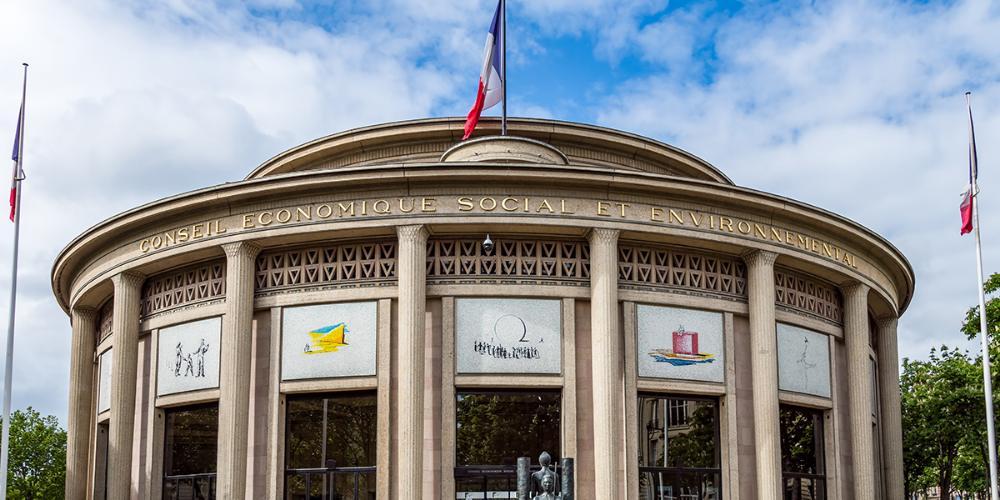 France : Un rapport du CESE brise les rêves de Le Pen et Retailleau, les...