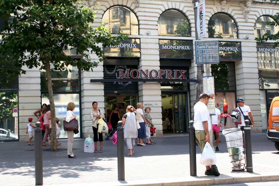 France : à Marseille un Monoprix choque en testant la “méthode britannique”, des antivols sur...
